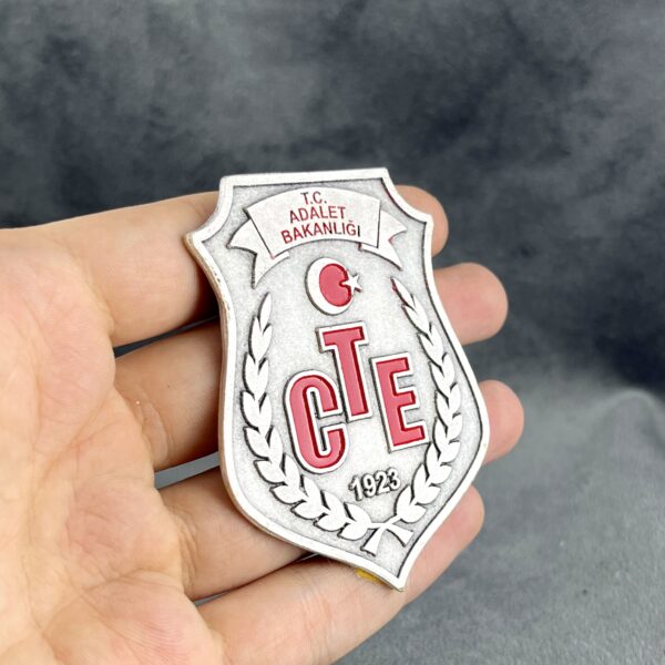 Cte Beyaz Demir Cüzdan Rozeti