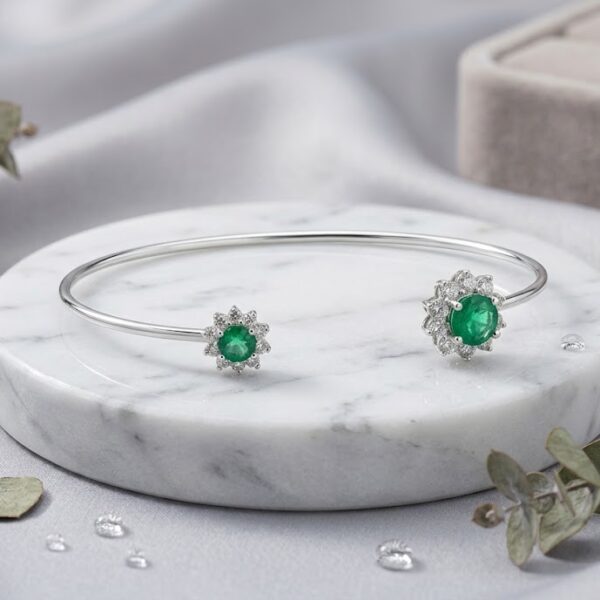 Zümrüt Detaylı Pırlanta Kelepçe Bileklik 0.36 Ct F-VS1 – 8 Ayar Altın
