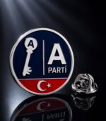 Anahtar Parti Gümüş Kaplama Yaka Rozeti