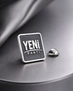 Yeni Parti Özel Tasarım Kare Yaka Rozeti