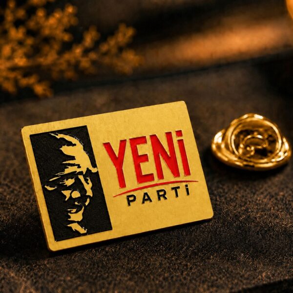Yeni Parti Atatürklü Altın Kaplama Yaka Rozeti